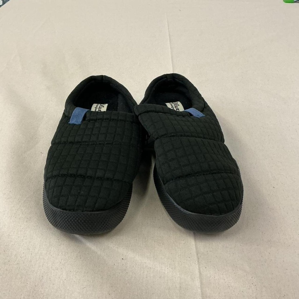 Cozy‎ black quilted slipper shoes